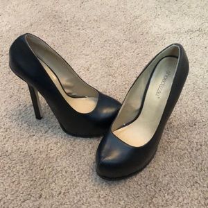 Shoe Dazzle “Beatriz” black high heels